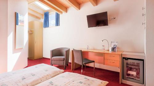 Hotel La Perla Room Type - Attic Double Room