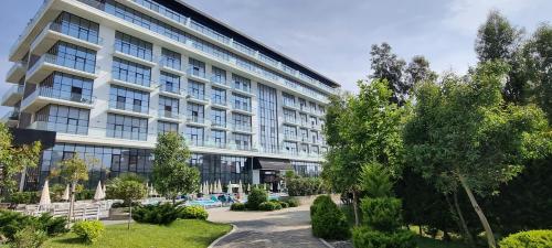 Sea Breeze Lighthouse apt 103 – khách sạn tại Bilgah
