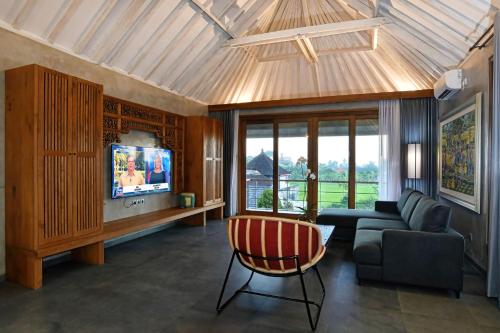 Shared lounge/TV area, Ubud Diary Villa in Badung