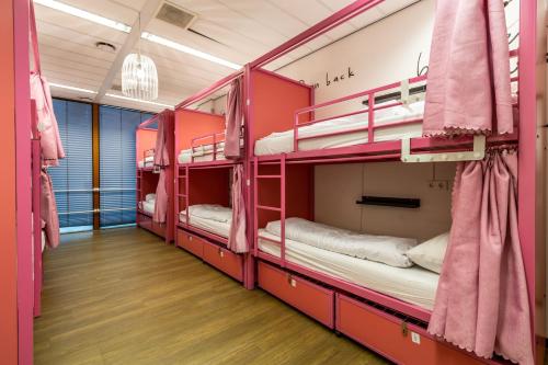 Hostelle - women only hostel Amsterdam – Amsterdam, NY