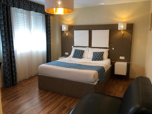 chambre suite B&B near Carrefour Contact
