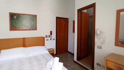 Hotel La Caravella Room Type - Double or Twin Room with Sea View