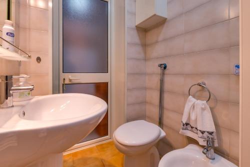 !!! 10 MIN DALLA SPIAGGIA !!! - Nucci Guest House