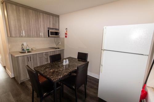 Borden Inn and Suites in Essa (ON)