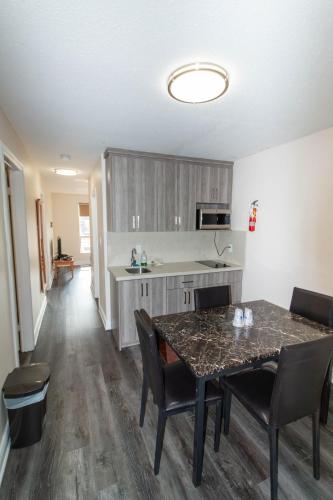 Borden Inn and Suites in Essa (ON)