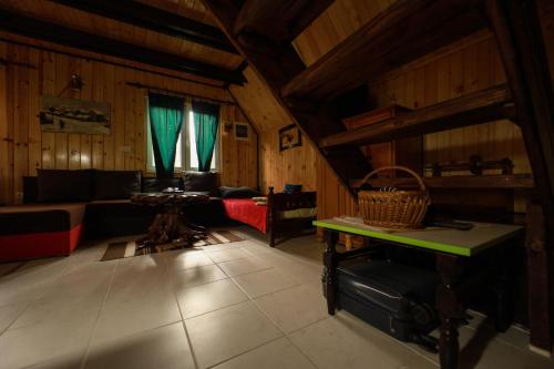 Planinska kuća Bubi - Tara, Zaovine. (Planinska kuca Bubi - Tara, Zaovine.) in Jezdici