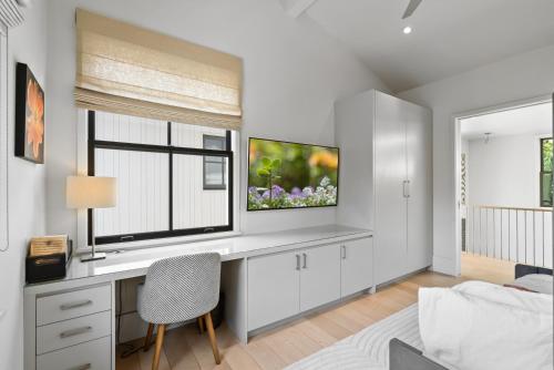 Modern Architectural Oasis in Menlo Park Modern Architectural Oasis in Menlo Park