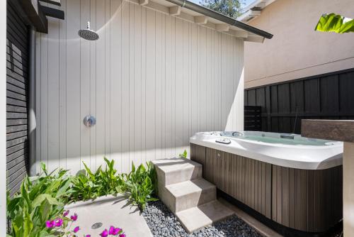 Modern Architectural Oasis in Menlo Park Modern Architectural Oasis in Menlo Park