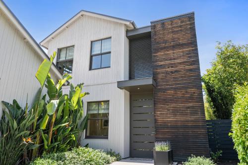 Modern Architectural Oasis in Menlo Park Modern Architectural Oasis in Menlo Park