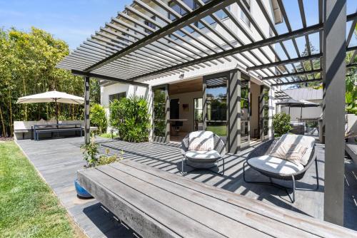 Modern Architectural Oasis in Menlo Park Modern Architectural Oasis in Menlo Park