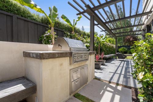 Modern Architectural Oasis in Menlo Park Modern Architectural Oasis in Menlo Park