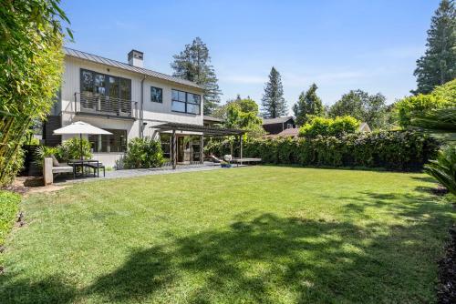Modern Architectural Oasis in Menlo Park Modern Architectural Oasis in Menlo Park