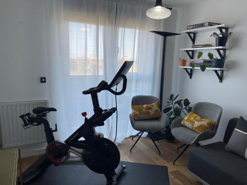 Peloton Organic Health Apartment in Angel, Old Street, Islington, London (photo 10)