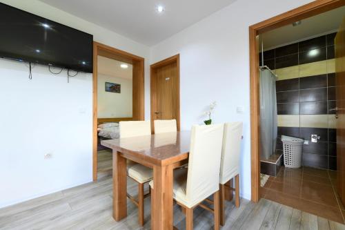 المرافق, Apartman Jakov in راكوفيكا