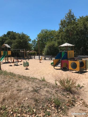 Chalet nature proche lac et à 20 mn des plages en Vendée