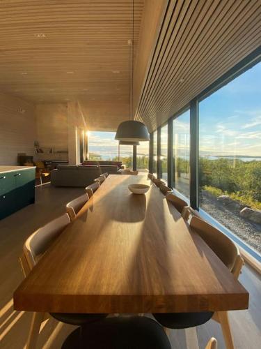 Senjavista, near nature, sea and mighty mountains in Hamn