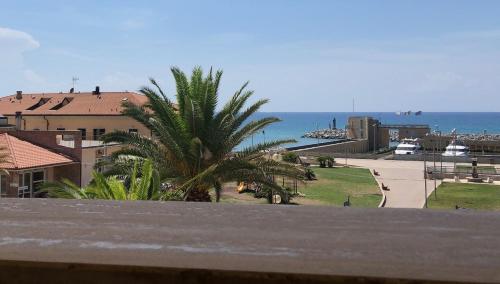 Sea view apartment with private terrace 3