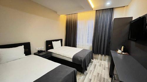 2 double beds