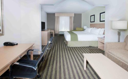 Holiday Inn Express Hotel & Suites Alvarado, an IHG Hotel