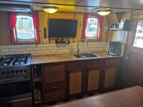 sala de TV, Ship Windö (Ship Windo) in Sodertalje