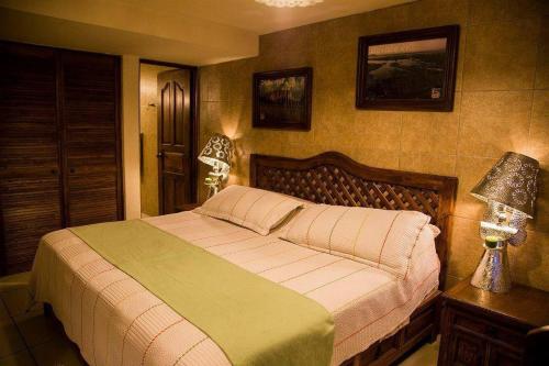 Hotel Casa Yunenisa Stop at Hotel Casa Yunenisa Spa to discover the wonders of Oaxaca. The hotel offers guests a range of services and amenities designed to provide comfort and convenience. Service-minded staff will welc