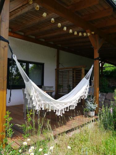 Kert, Ferienwohnung Waldschloss in Eppenbrunn