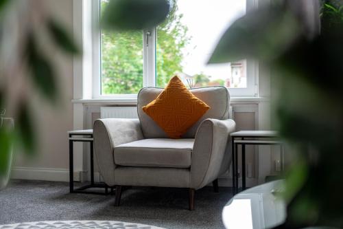 4 Bedrooms Homely House - Sleeps 6 Comfortably with 6 Double Beds,Glasgow, Free Street Parking, Business Travellers, Contractors, & Holiday-Goers, Near All Major Transport Links in Glasgow & City Centre, Glasgow (fotografie 10)