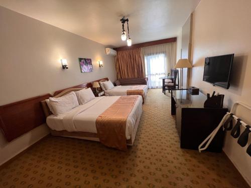 room detail thumbnail 1