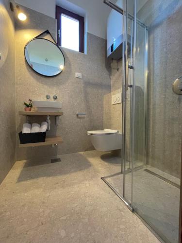 Vannas istaba, Apartmani Martina in Veleniki