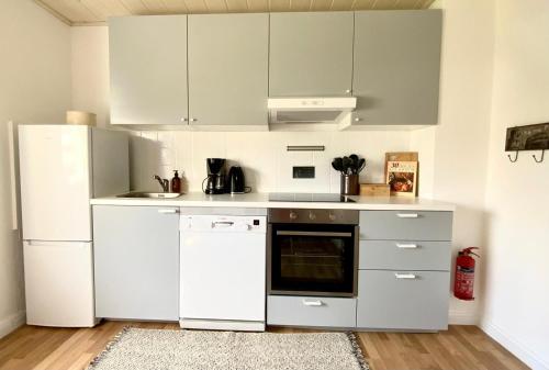 Family friendly Work from Home 2BR, Balcony, Wifi, Netflix, Near BASF 3.5km von Oggersheim entfernt