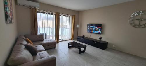 Large Apartment in Marsascala. sleeps 6, Marsaskala (zdjęcie 7)