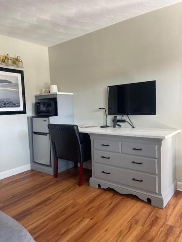 Colonial Inn Seekonk - image 7