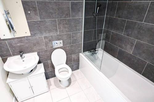 1 bedroom city centre apartment, Birmingham (fotografie 8)