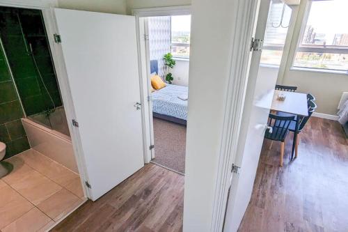 1 bedroom city centre apartment, Birmingham (fotografie 6)