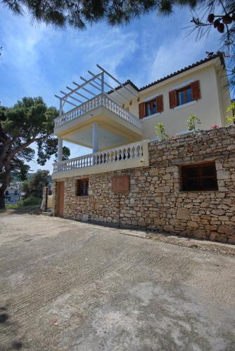 Eleni's Guest House