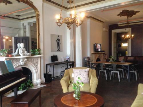 HI - Baltimore Hostel