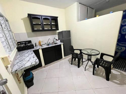 Kitchenette 5 min From beach!