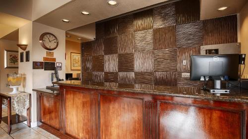 เบสท์ เวสเทิร์น เฮอริเทจ อินน์ (Best Western Heritage Inn) in คอนคอร์ด (CA)