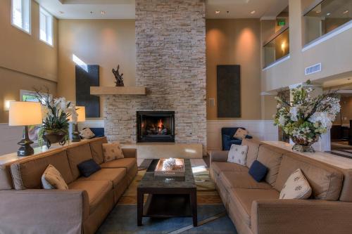 貝斯特韋斯特Plus馬麗娜蓋特威酒店 (Best Western Plus Marina Gateway Hotel) in 納雄耐爾城