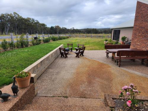 Spencer Lane Cottage & Granny Flat in Broadwater