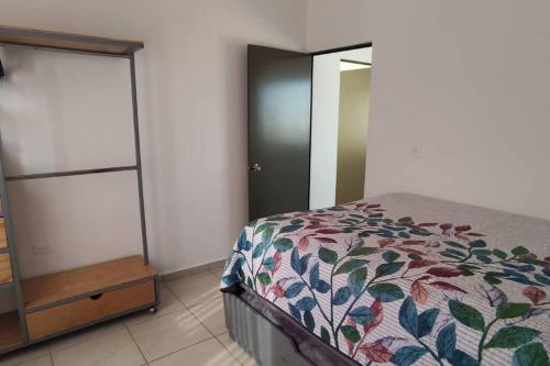 Acogedora casa 3 cuartos 2 baños en privada con alberca