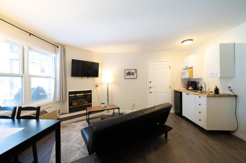 廚房, Muskoka Waterfront Retreat in 德懷特 (ON)