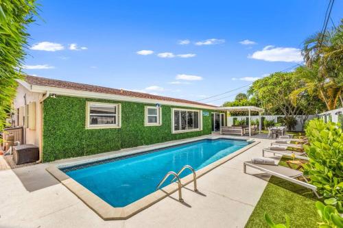 Delray Beach 4 Bedroom Stylish Pool Home in Delray Beach, USA