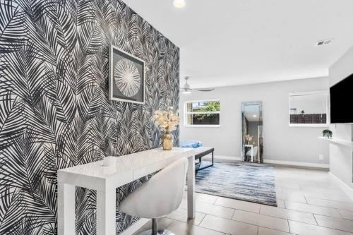 Delray Beach 4 Bedroom Stylish Pool Home in Delray Beach, USA