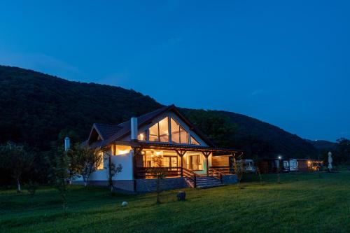 Ciucea185 -Casa din Livadă