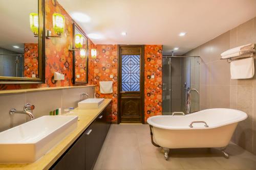 Beijing Jinlong Hotspring Hotel – Beijing, NY