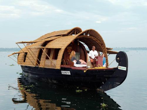Soma Houseboat Alappuzha