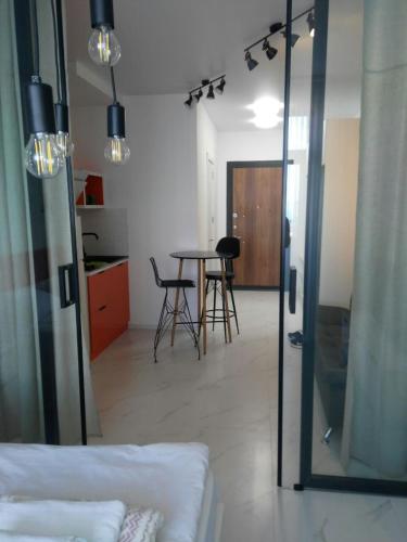 Стильная квартира с изолированной спальней - Apartment - Batumi