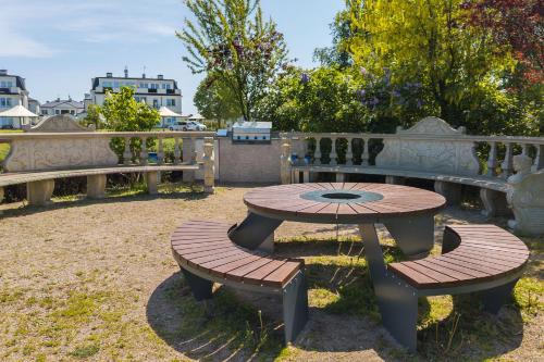 Italian-style Apartment in the "Tesoro Gardens" by Renters