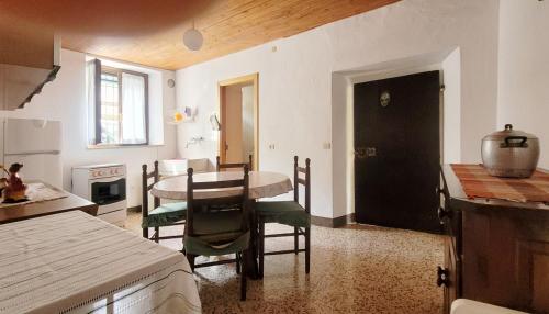 LEGNONCINO - Traditional apartment in an antique building near Como lake